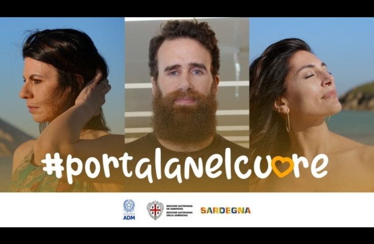 La campagna contro i furti di sabbia in Sardegna. Si schierano Geppi Cucciari, Gigi Datome e Caterina Murino