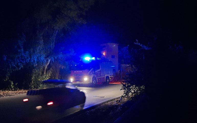 Blackout a Tortolì, in fiamme una cabina elettrica ad Arbatax