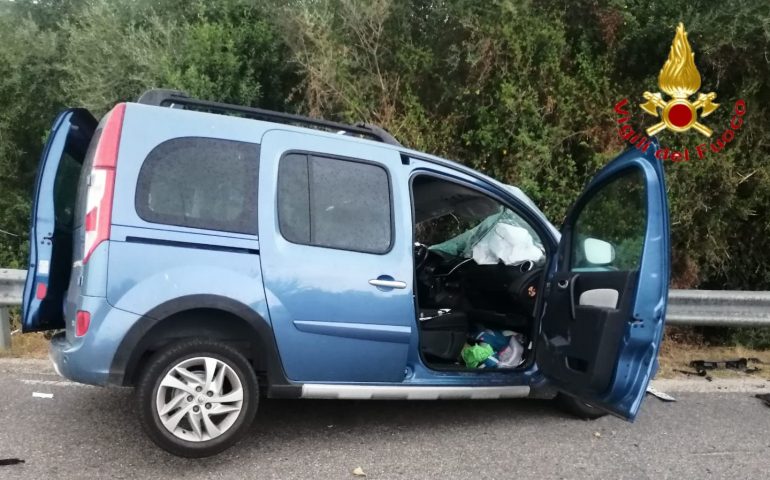 Nuoro, auto contro autocarro: due giovani spagnoli in ospedale