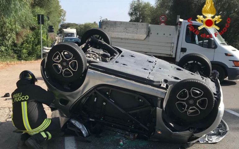 Sardegna, violento scontro sulla SS 125 tra auto e camion: un ferito trasportato in ospedale