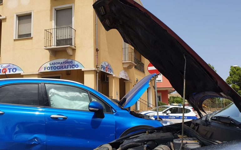 Tortolì, violento scontro tra due auto: sul posto ambulanza e forze dell’ordine