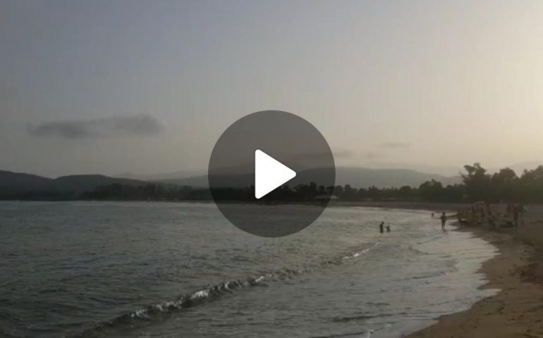 (VIDEO) Ogliastra, un romantico tramonto nella spiaggia di San Gemiliano (Arbatax)