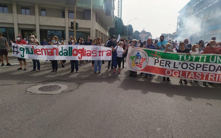 Il dramma della sanità pubblica, a Cagliari la manifestazione di comitati e cittadini. Ogliastra presente!