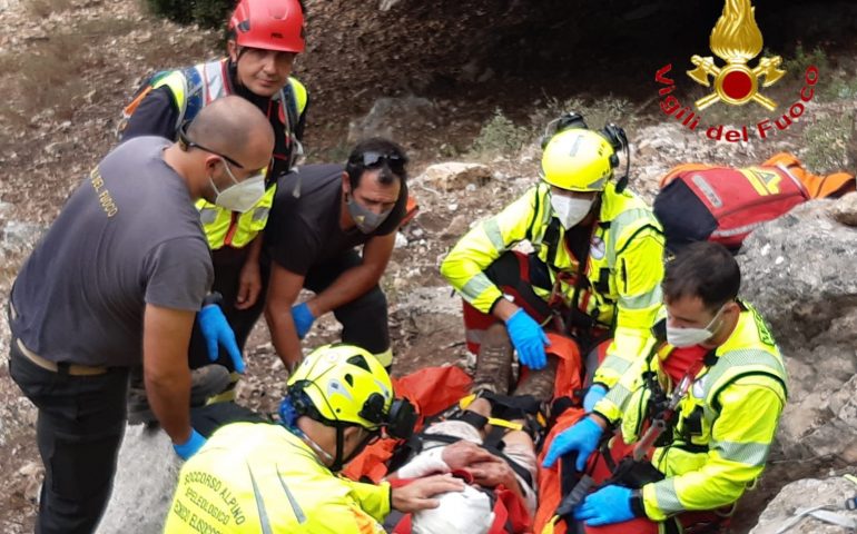 Urzulei, medico settantenne si ferisce durante un’escursione: arriva l’elicottero