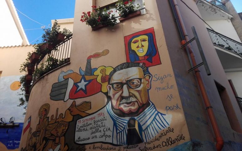 A Orgosolo il murale dedicato ad Allende e a quel triste 11 settembre 1973 in Cile (PHOTOGALLERY)