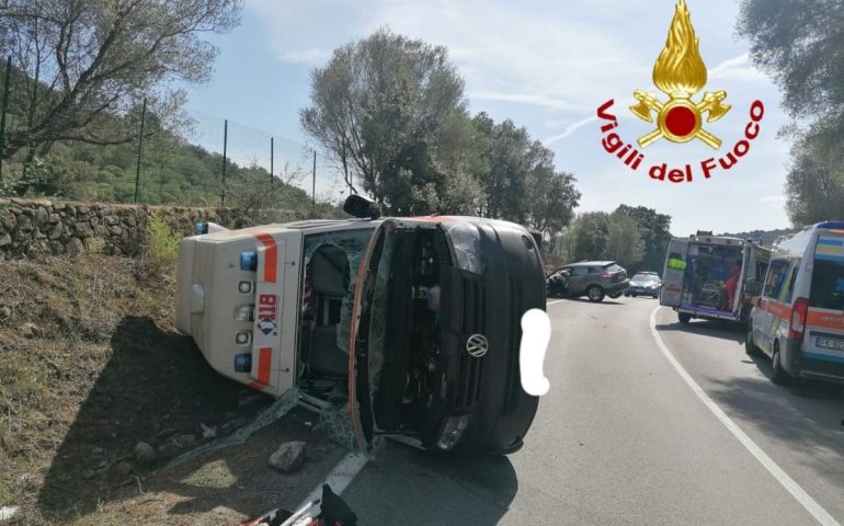Sardegna, scontro tra ambulanza e Suv sulla Statale 125: 4 feriti trasportati in ospedale