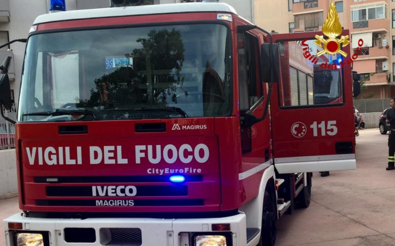 Sardegna, tenta di spegnere incendio a casa della sorella: muore 53enne