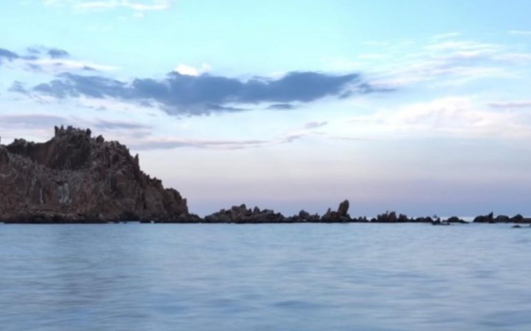 La foto dei lettori. L’affascinate isolotto d’Ogliastra al tramonto