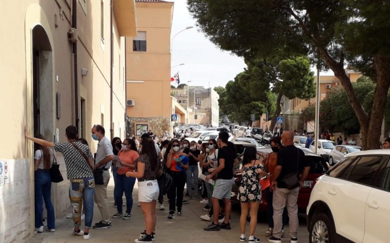 Test di Medicina a Cagliari, oggi le prove di ammissione: in migliaia per il sogno del camice bianco