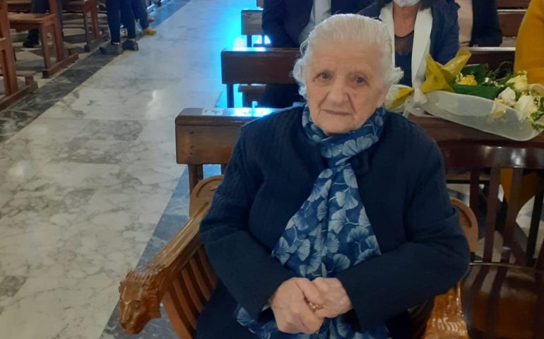 Ogliastra terra di longevità. Tzia Maria Deplano festeggiata a Seui la bellezza di 100 anni