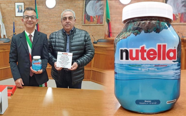 Dolce sorpresa della Ferrero a Baunei: un vasetto di Nutella Special Edition con i colori di Cala Goloritzè