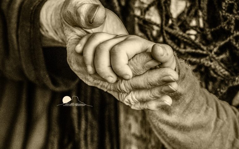 Le foto dei lettori. Un emozionante incontro di generazioni ogliastrine