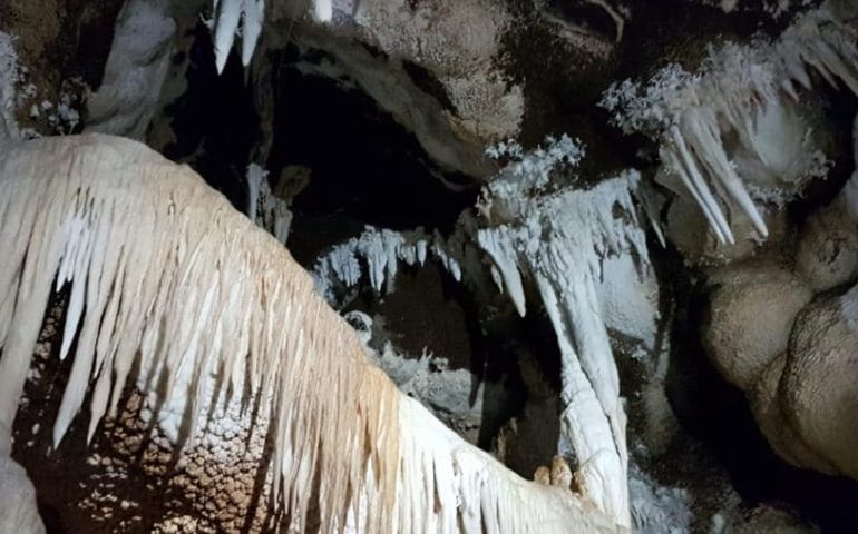 Lo sapevate? In Sardegna c’è una grotta che nasconde delle concrezioni rarissime
