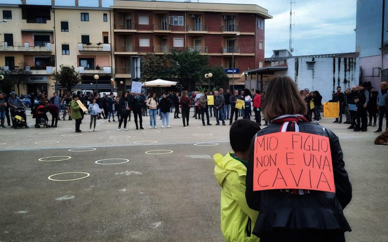 Manifestazione no Green pass a Tortolì. In piazza il gruppo “Ogliastra Ribelle”
