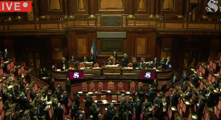 Il Senato affossa il Ddl Zan con la “tagliola”: bloccato l’iter della legge sul reato di omotransfobia