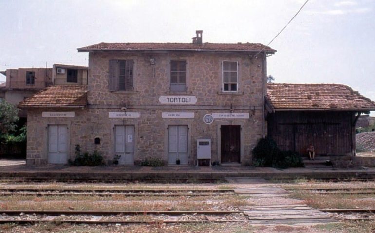 Stazione ferroviaria tortoliese. Claudio Solinas: “E’ mancata la volontà di battersi per la linea ferroviaria”