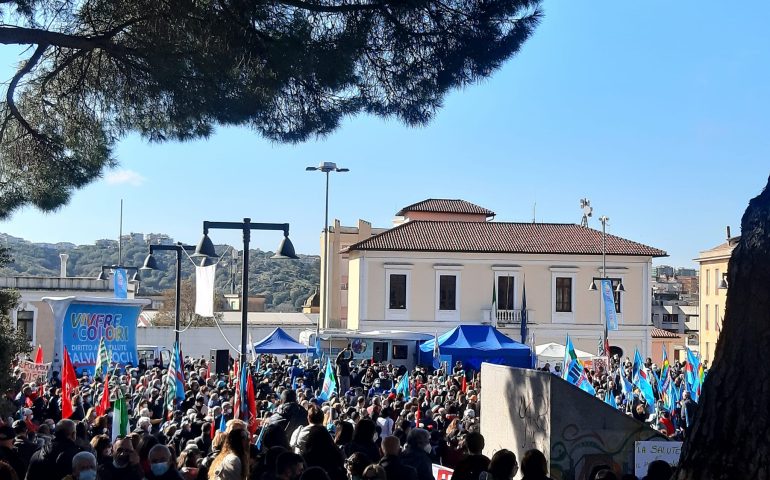 Difendere il diritto alla salute: a Nuoro la manifestazione più grande degli ultimi vent’anni