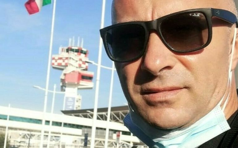 Colpito per sbaglio da una pallottola. “Ciao Sergio”: i colleghi piangono il poliziotto morto oggi a Soddì