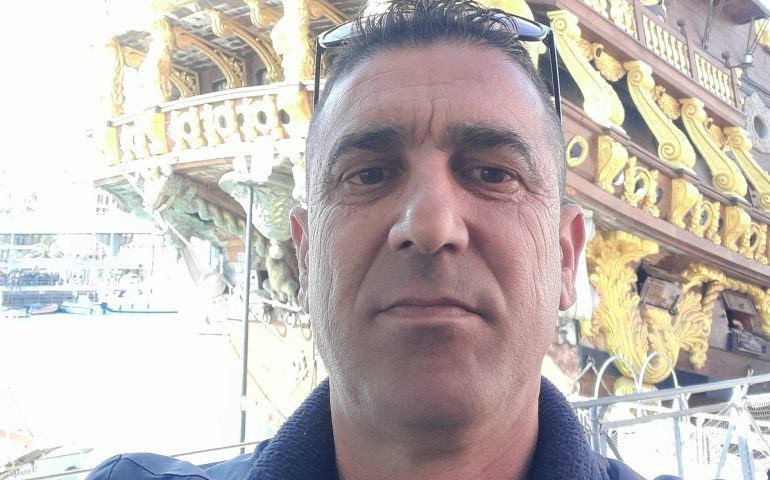 Tragedia sul lavoro a Genova: operaio di Capoterra muore travolto da un grosso tubo