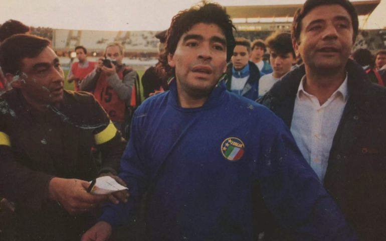 Lo sapevate? Nel 1989 Maradona giocò a Cagliari nell’amichevole Italia-Argentina