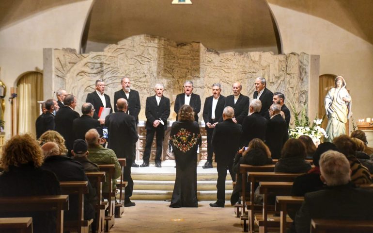 Arbatax, successo per Cantos. Nella Chiesa di San Giorgio risuonano le note della tradizione