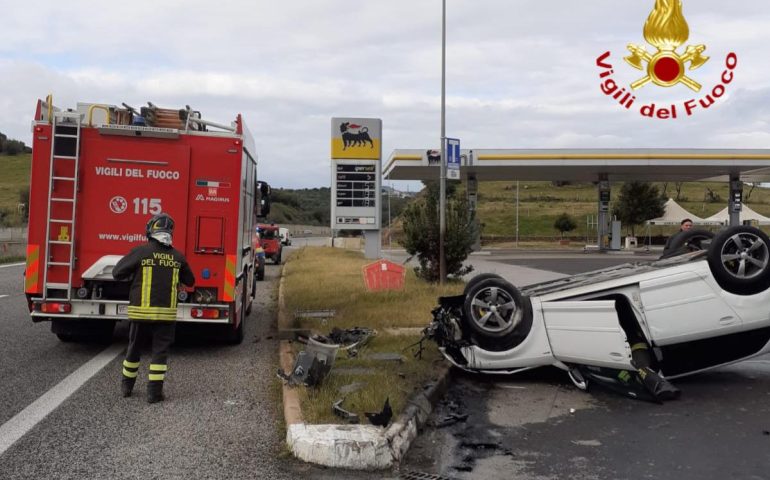 Sardegna, bruttissimo incidente: auto si ribalta, 30enne all’ospedale