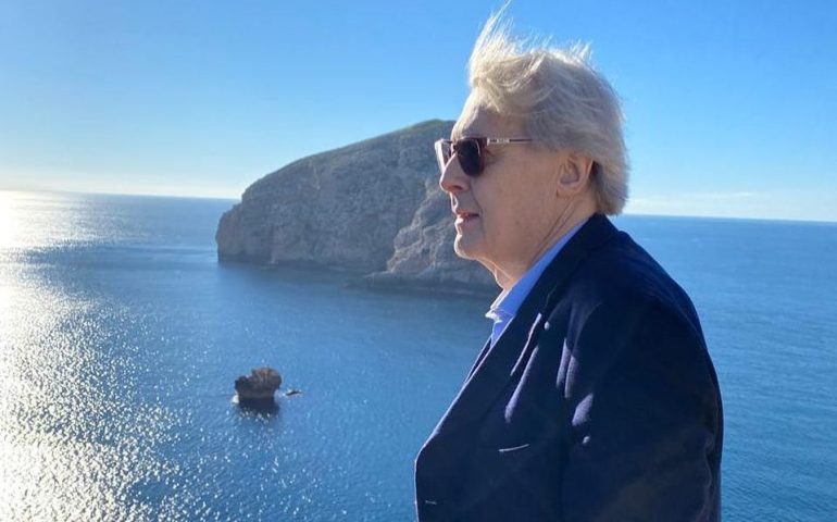 Sgarbi celebra la Sardegna: “Non finisce mai di stupirci”