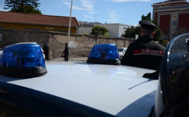 Sardegna, fanno sesso a pagamento e poi lei lo ricatta con i filmati: 23enne in carcere per estorsione