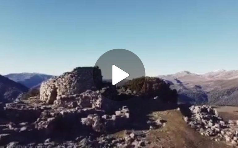 (VIDEO) In volo sul nuraghe di Ardasai. Le suggestive immagini girate da Antonio Deplano