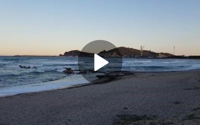 (VIDEO) Ogliastra, scrutando il mare nella spiaggia La Capannina (Arbatax)