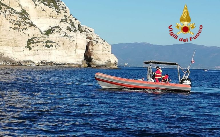 Sardegna, ritrovata attrezzatura da sub a Cala Fighera: allarme per possibile disperso
