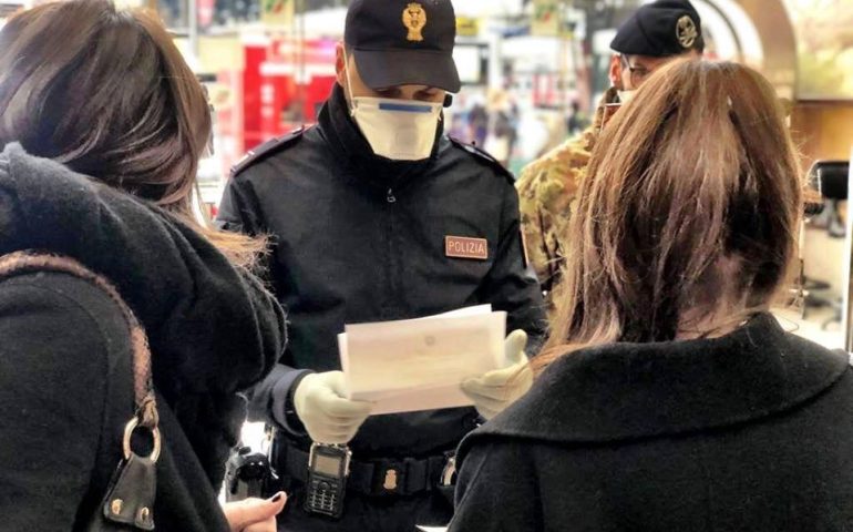 Sardegna, a cena con il green pass di un amico: denunciato per sostituzione di persona