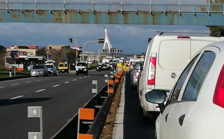Sardegna, investita mentre attraversa: donna trasportata in ospedale