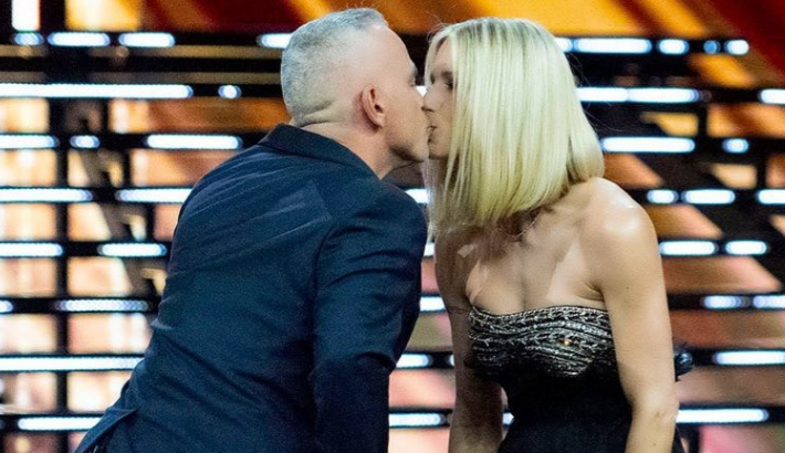 Michelle Hunziker ed Eros Ramazzotti tornano a far sognare i loro fan: ieri il bacio su Canale 5