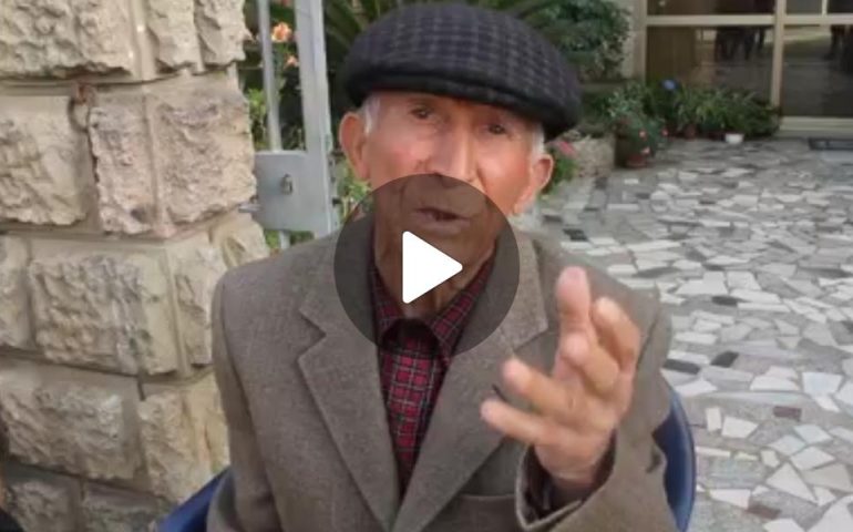 (VIDEO) Tziu Cicittu Piga 100 anni e la passione di cantare versi in lingua sarda