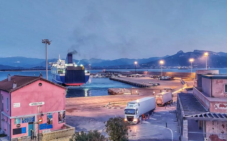 Arbatax, ad agosto tre corse per Civitavecchia con Grimaldi. Todde: “Lavoriamo per il prossimo bando”