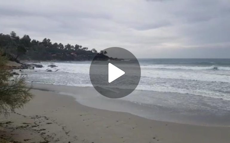 (VIDEO) Ogliastra, la forza del mare impetuoso a Porto Frailis