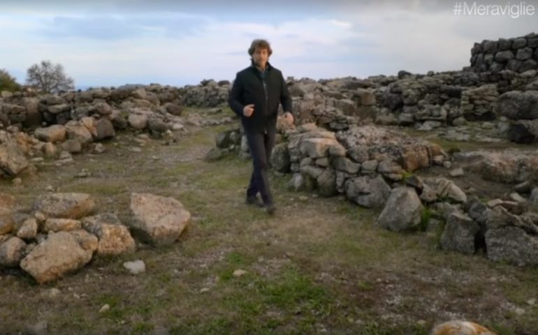 (FOTO) Alberto Angela compie 60 anni: le foto e gli scatti del celebre divulgatore in Sardegna