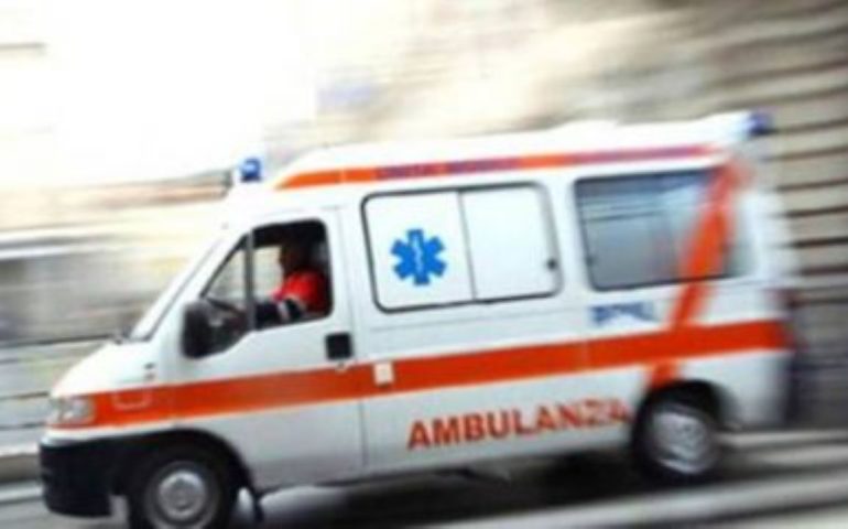 Tragedia a Sorgono: anziano esce di strada con l’auto e muore durante il trasporto in ospedale