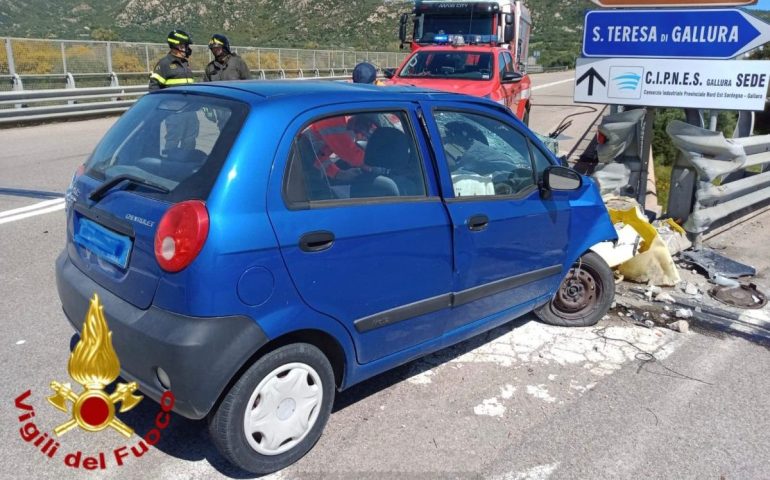 Tragedia in Sardegna, auto si schianto su guard rail: perde la vita un giovane