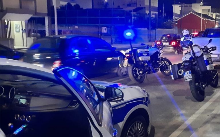 Sardegna, terribile incidente frontale tra un’auto e uno scooter: portapizze in gravissime condizioni all’ospedale