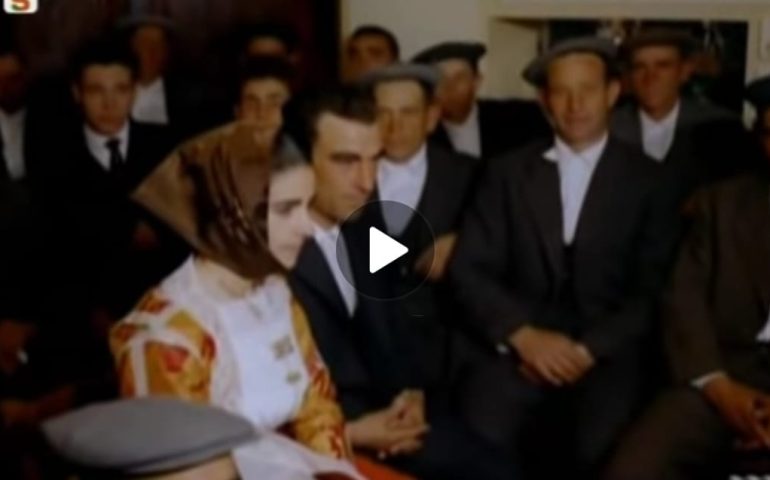 (VIDEO) Sposarsi in Sardegna nel 1961: le rare immagini di uno sposalizio in Barbagia di quegli anni