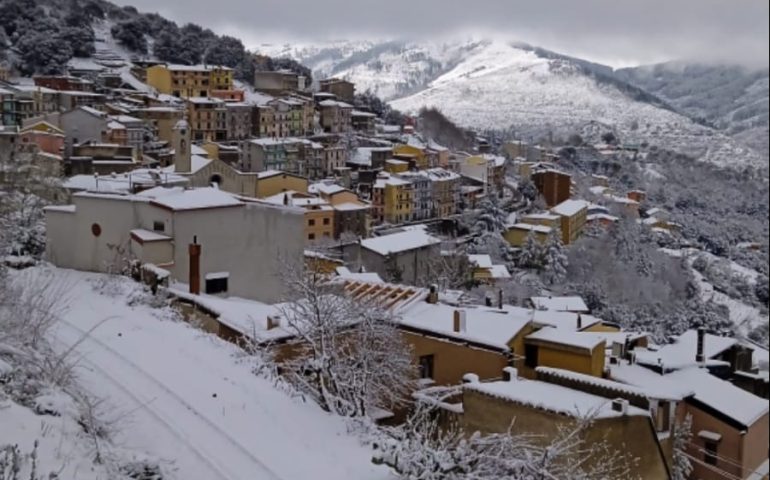 La saggezza in questo “diciu” sugli sbalzi di temperatura di aprile: “Arbili torrat lèpuri a coili”