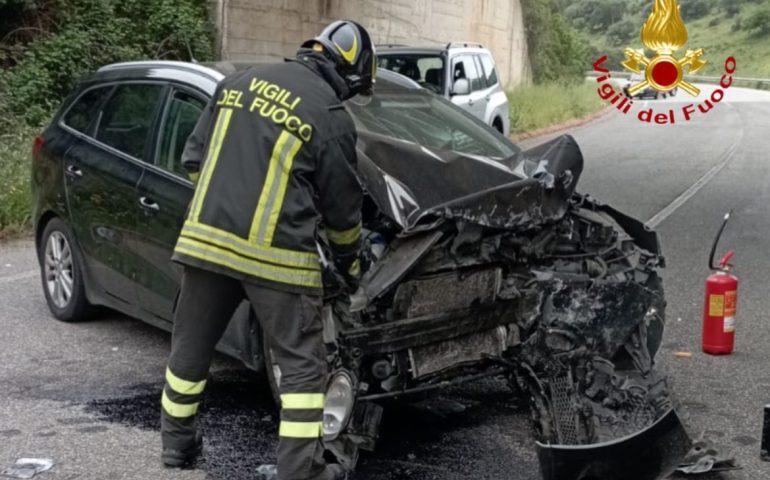 Brutto incidente nel nuorese, coinvolta una mamma e i due figli