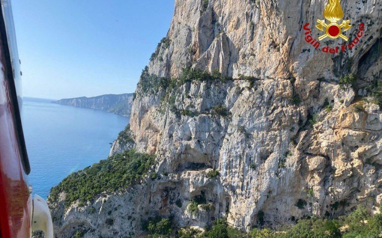 Baunei, due climbers bloccati in parete: all’alba interviene l’elisoccorso