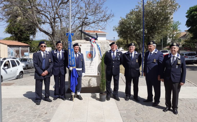 Tortolì, l’Associazione Marinai d’Italia festeggia 5 anni: posti due cipressi vicino monumenti ai caduti