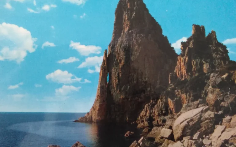 pedra longa cartolina