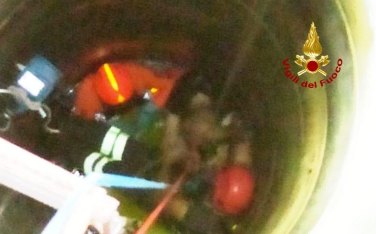 Sardegna, uomo cade dentro un pozzo di 12 metri: salvato dai Vigili del Fuoco