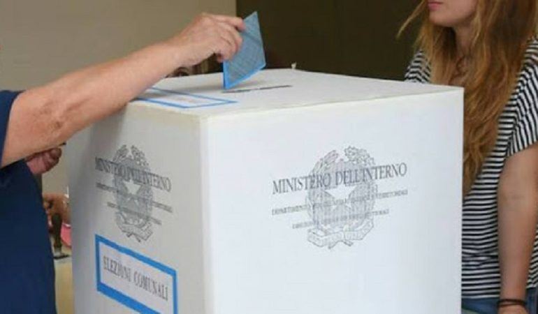 Elezioni, 26 sindaci sardi già eletti con il raggiungimento del quorum. Un comune commissariato