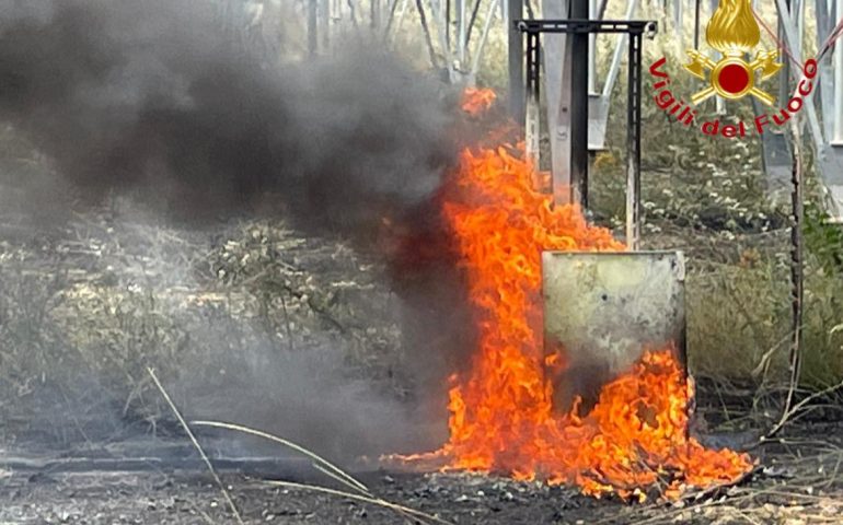 Ottana, incendio all’interno di un impianto fotovoltaico: in fiamme 5 ettari di terreno